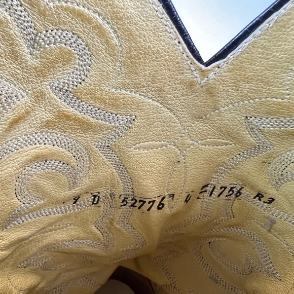 Mens Boots Size 9D Black Western Cowboy Boots with Embroidered Design - Picture 7 of 9